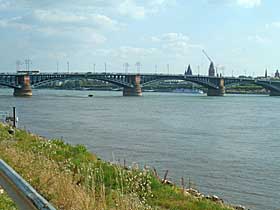 Rhein bei Mainz